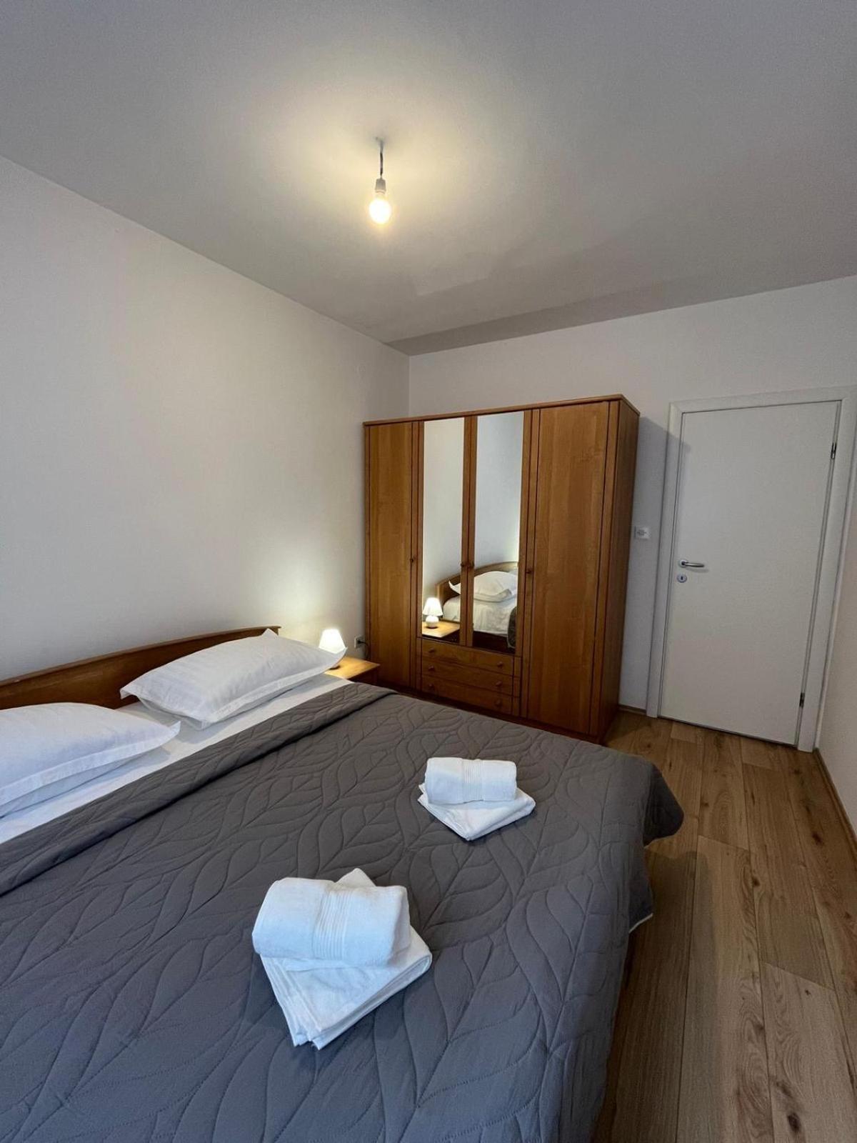 Apartment Ines Omis Exterior photo